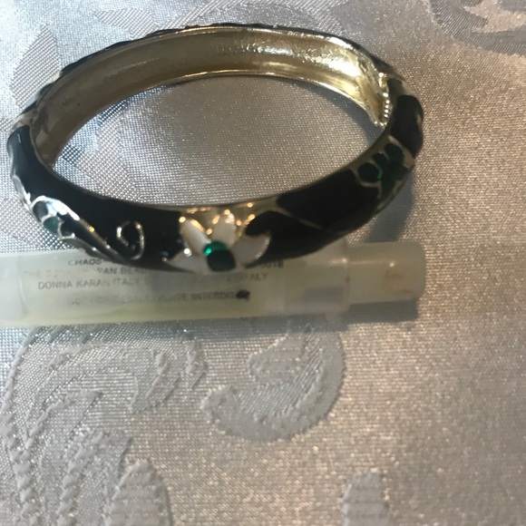 Gorgeous Enamel Painted Bracelet - Picture 1 of 4